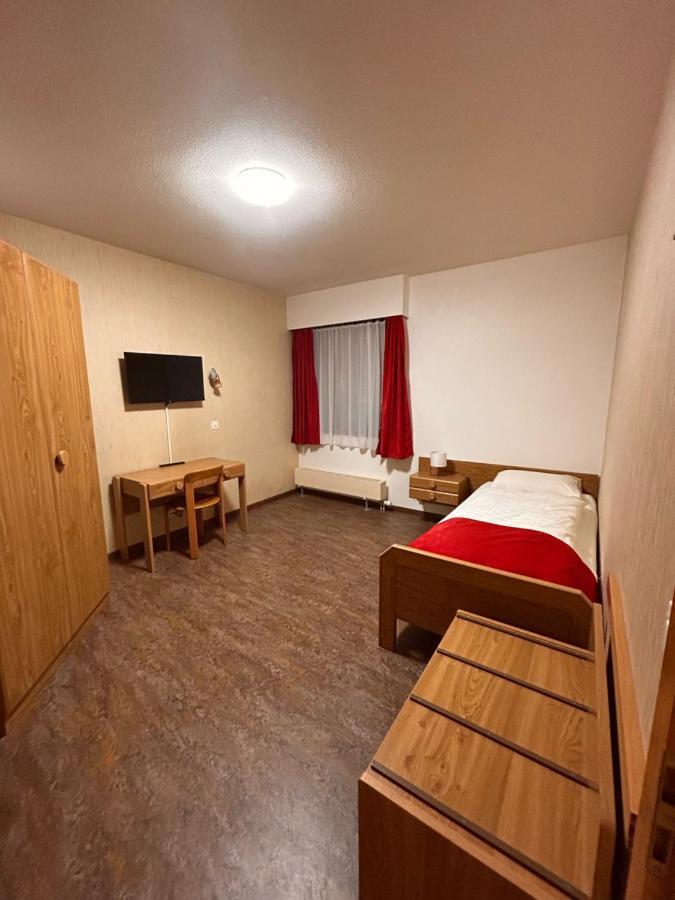Hotel Edirol Vouvry ภายนอก รูปภาพ