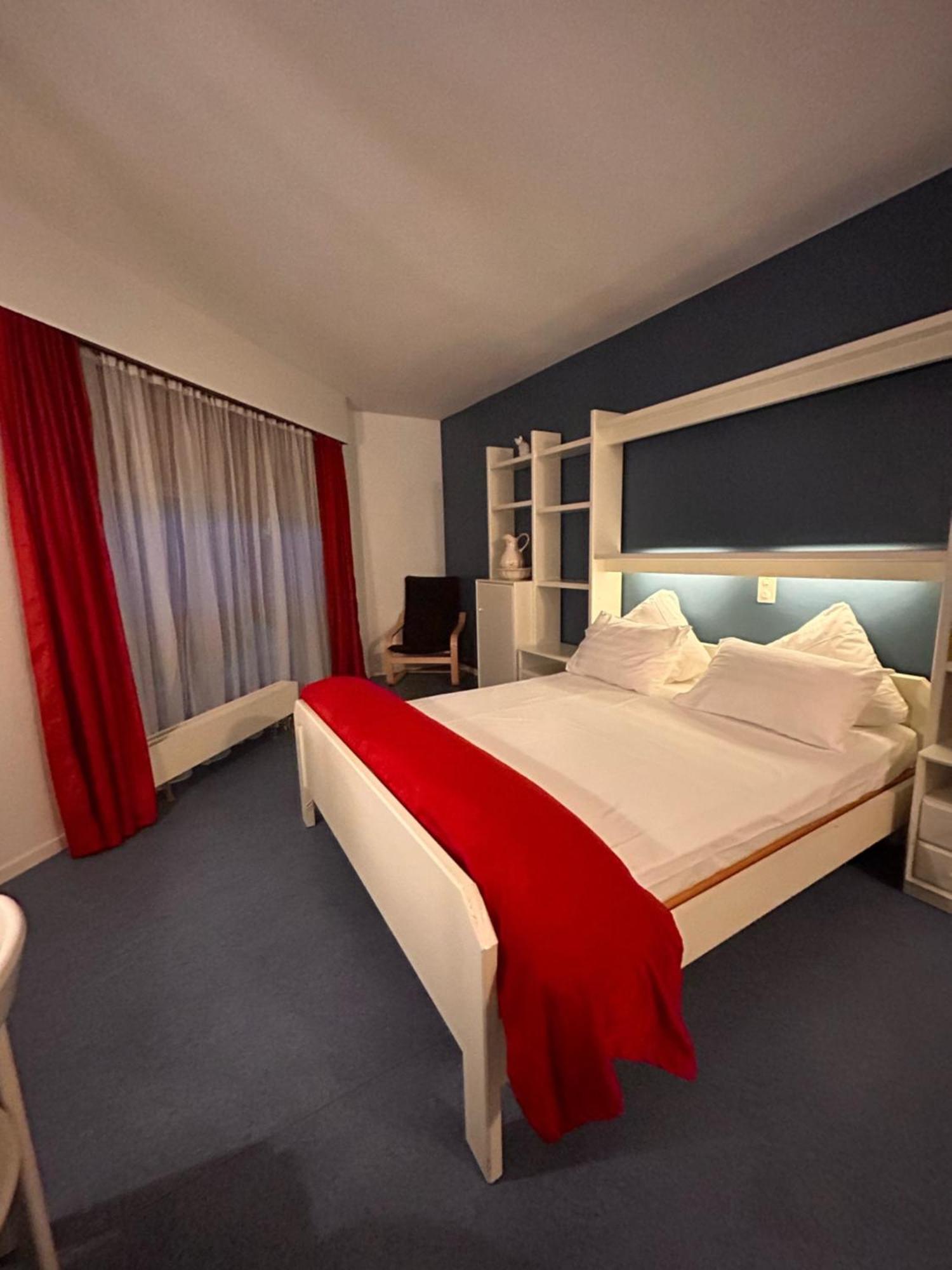 Hotel Edirol Vouvry ภายนอก รูปภาพ